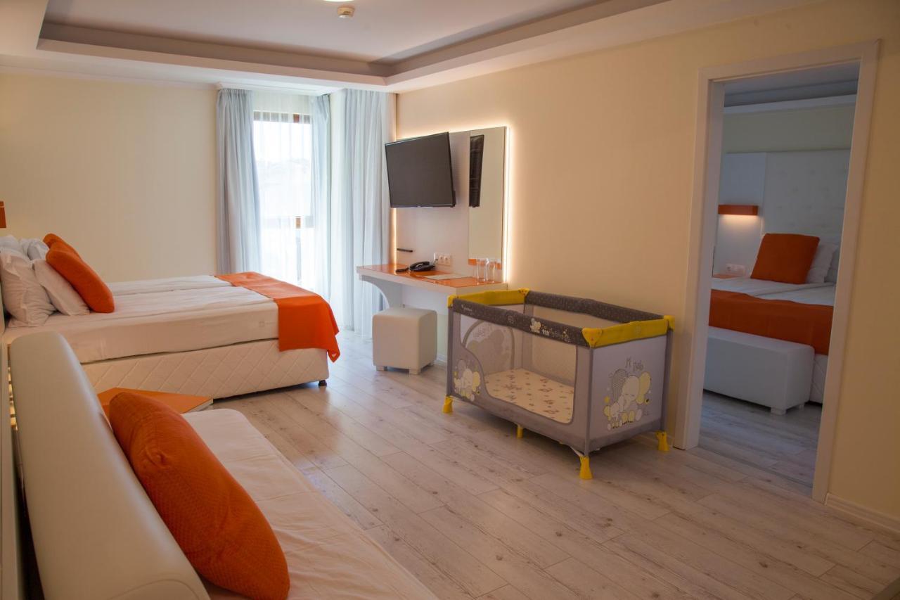 פרימורסקו Hotel Perla Beach Luxury מראה חיצוני תמונה