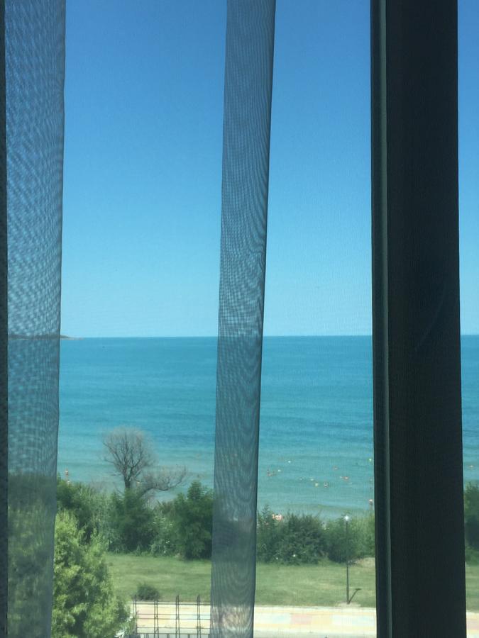 פרימורסקו Hotel Perla Beach Luxury מראה חיצוני תמונה