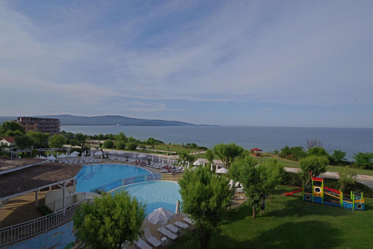 פרימורסקו Hotel Perla Beach Luxury מראה חיצוני תמונה
