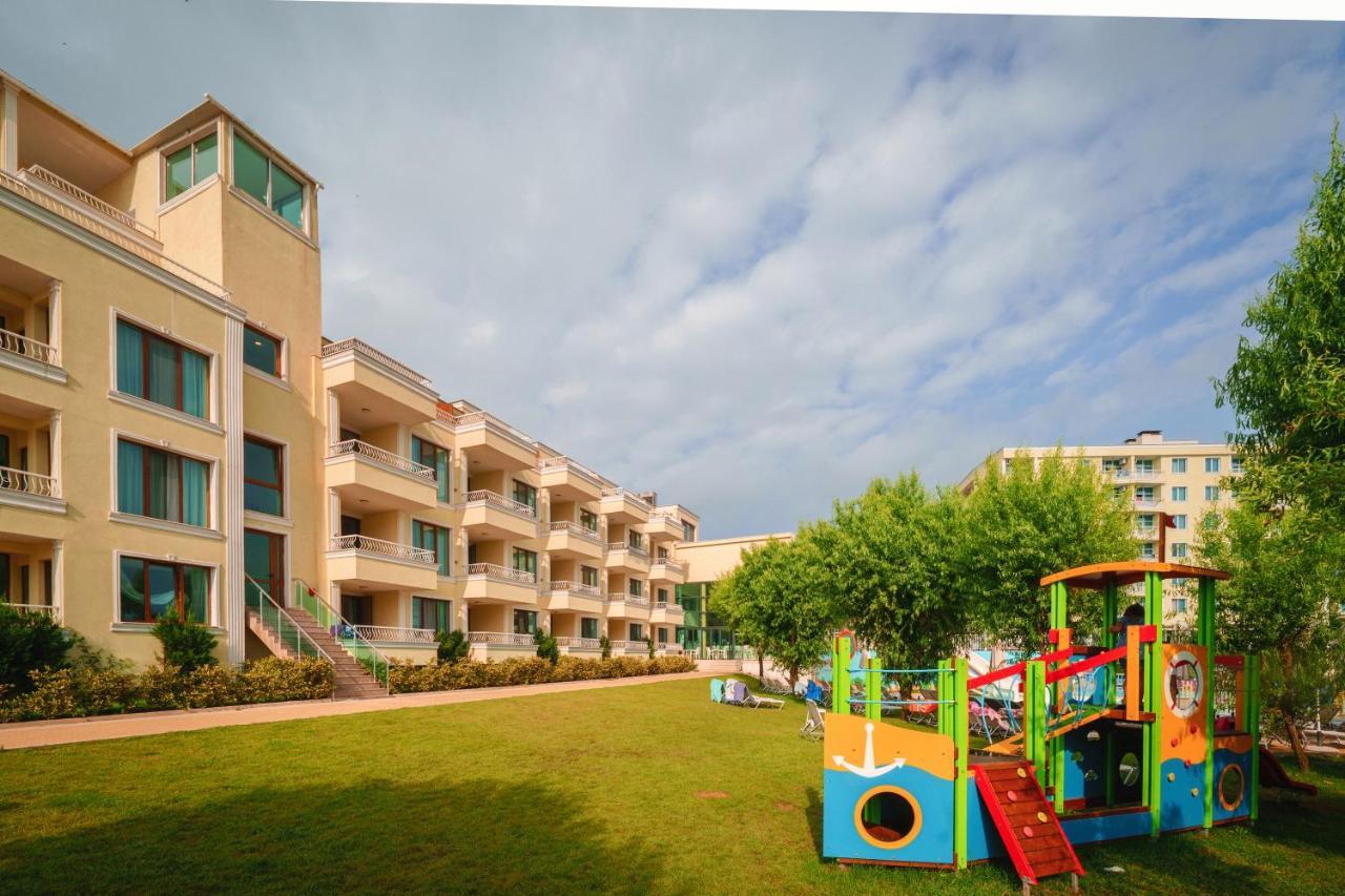 פרימורסקו Hotel Perla Beach Luxury מראה חיצוני תמונה