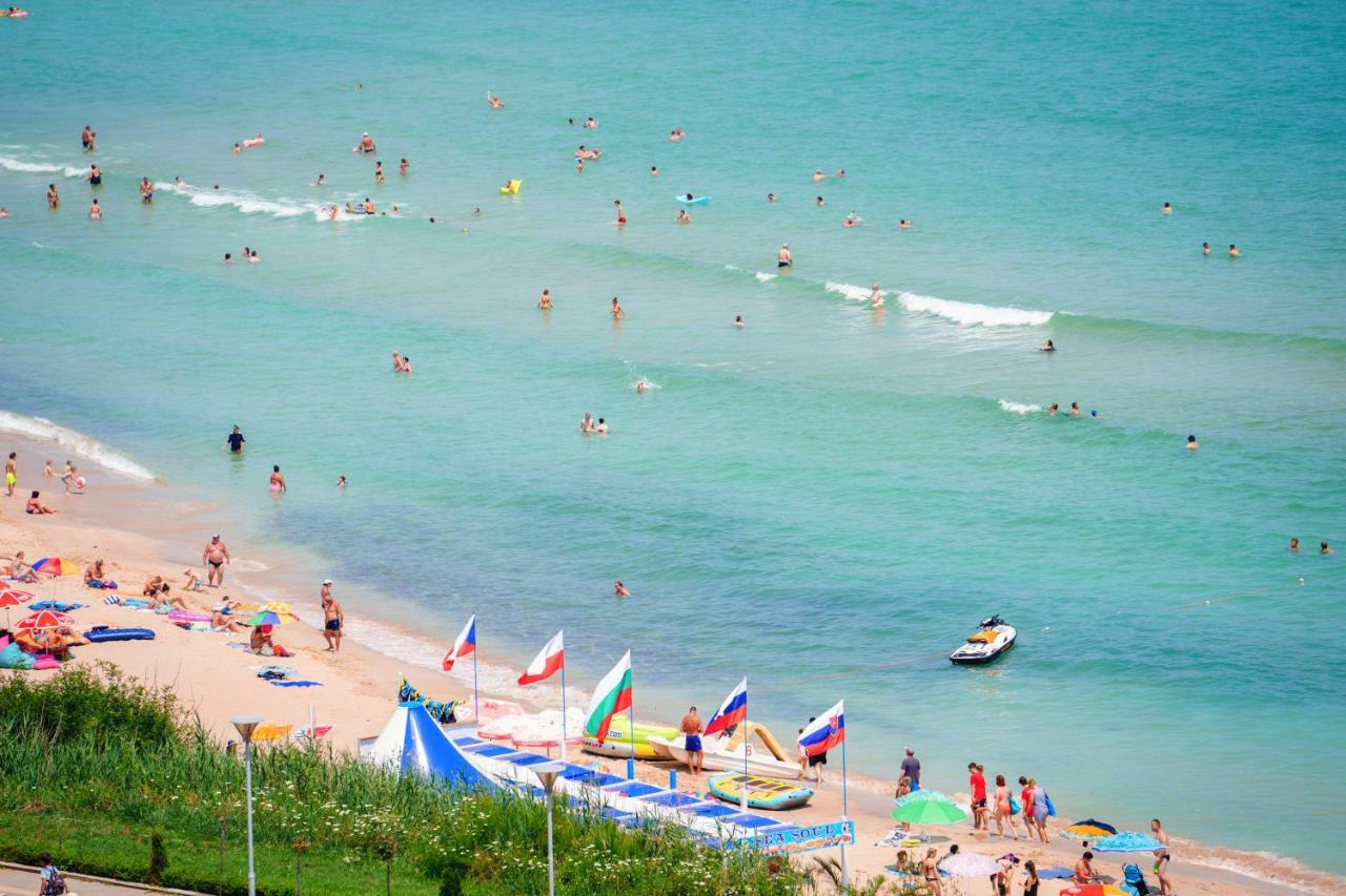 פרימורסקו Hotel Perla Beach Luxury מראה חיצוני תמונה
