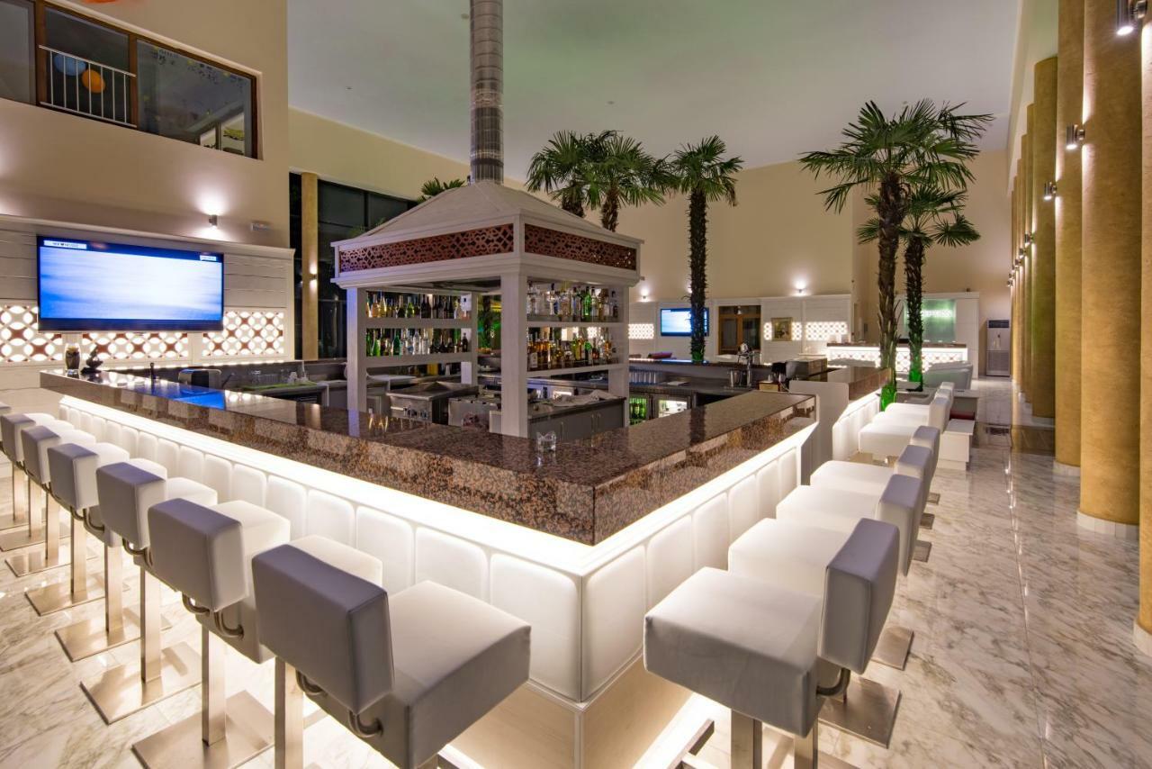 פרימורסקו Hotel Perla Beach Luxury מראה חיצוני תמונה