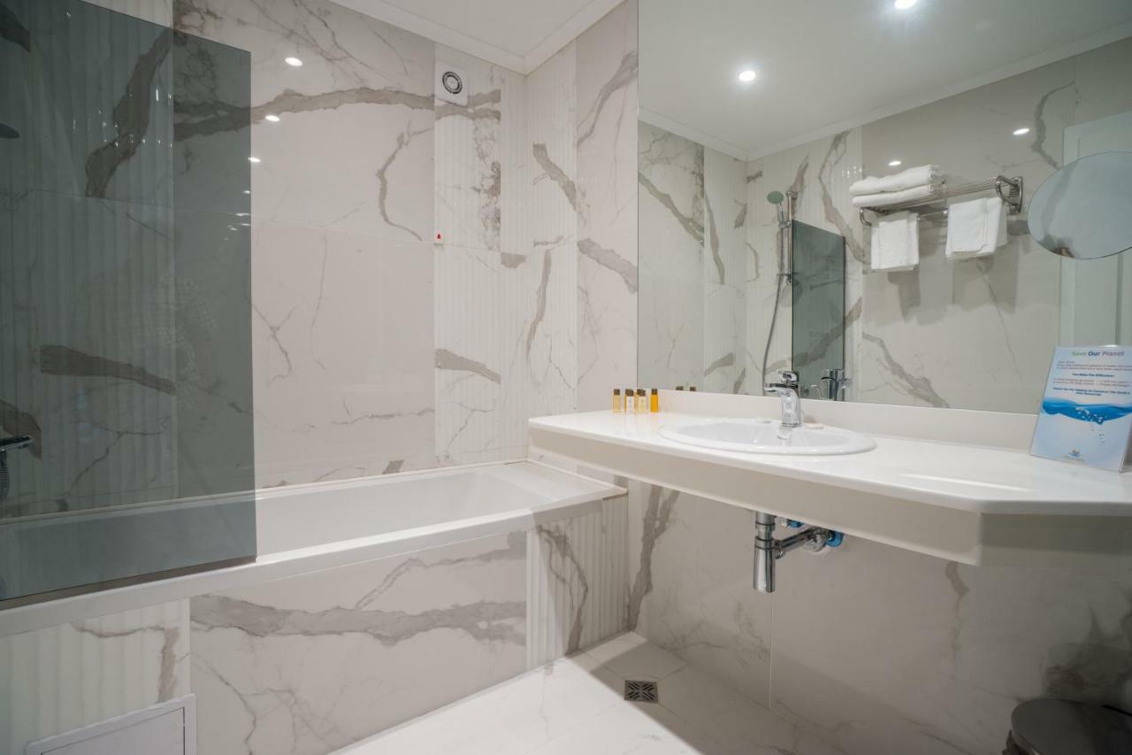 פרימורסקו Hotel Perla Beach Luxury מראה חיצוני תמונה
