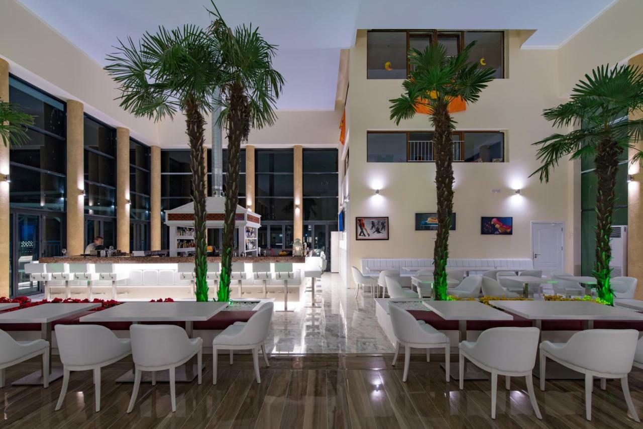 פרימורסקו Hotel Perla Beach Luxury מראה חיצוני תמונה