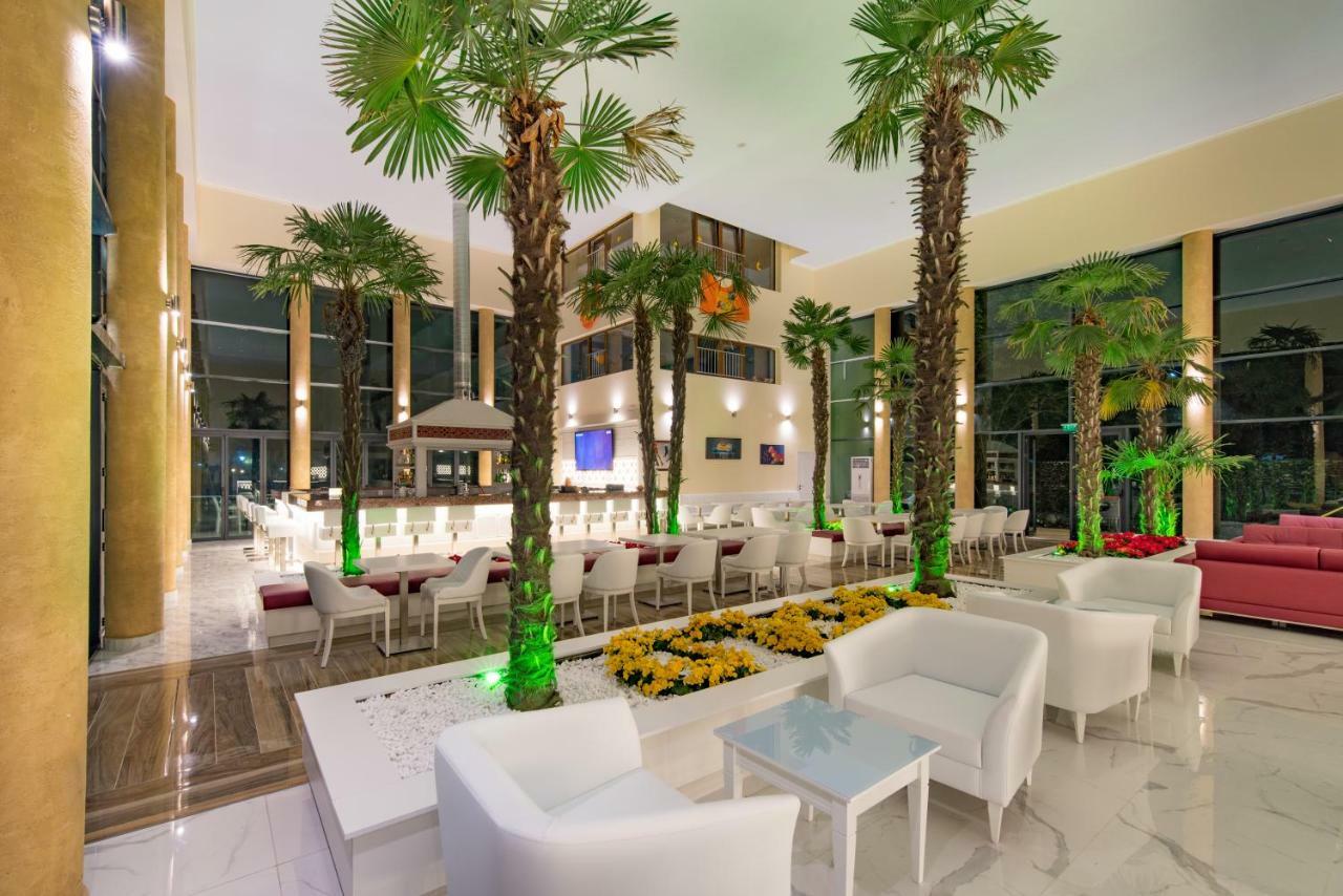 פרימורסקו Hotel Perla Beach Luxury מראה חיצוני תמונה