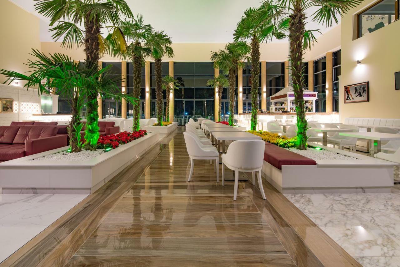 פרימורסקו Hotel Perla Beach Luxury מראה חיצוני תמונה