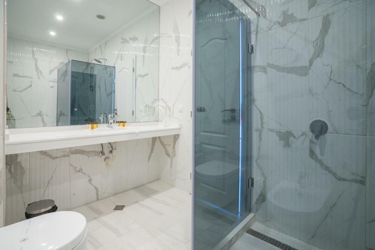 פרימורסקו Hotel Perla Beach Luxury מראה חיצוני תמונה