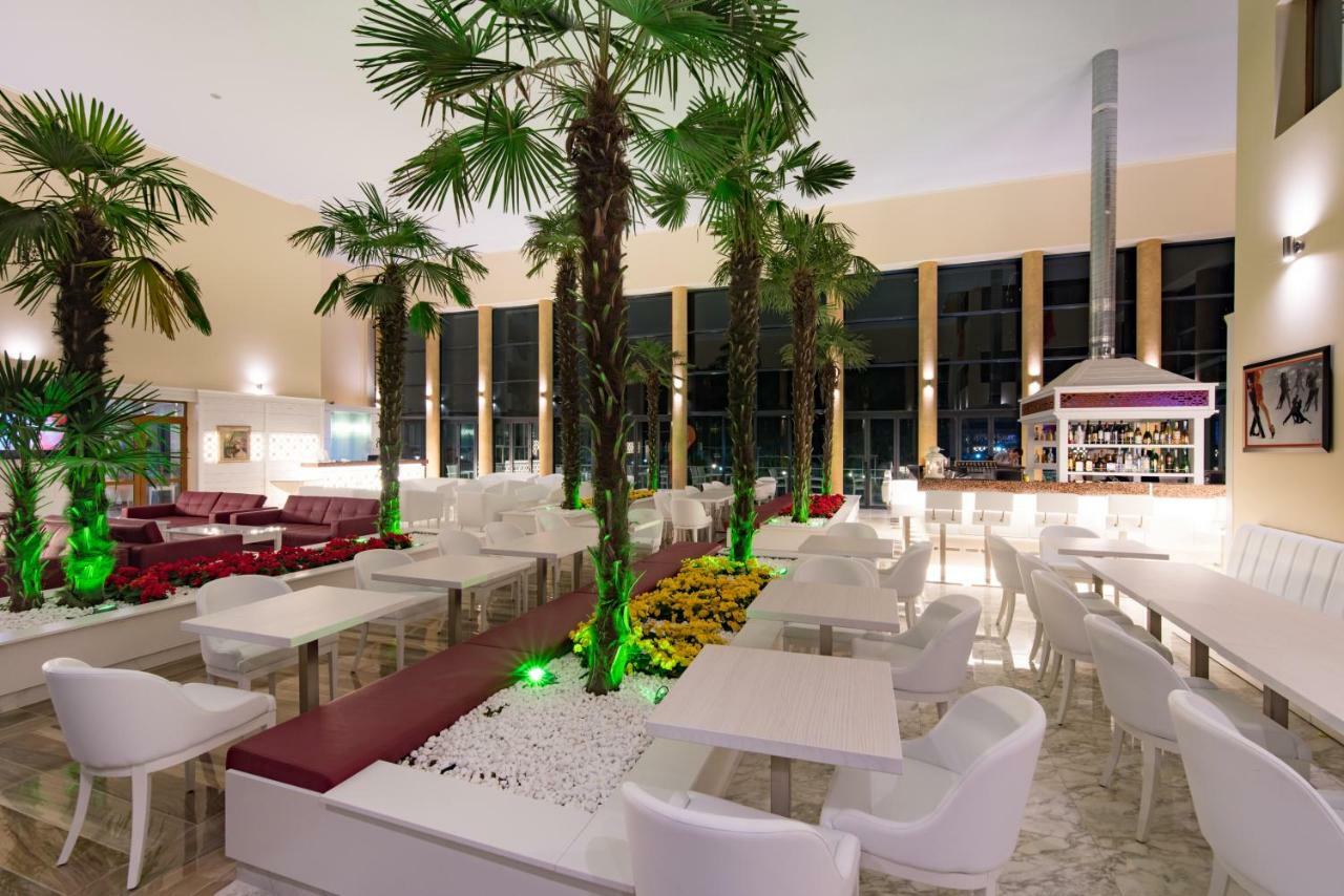 פרימורסקו Hotel Perla Beach Luxury מראה חיצוני תמונה